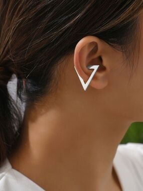 Silver Triangle cuff A1795